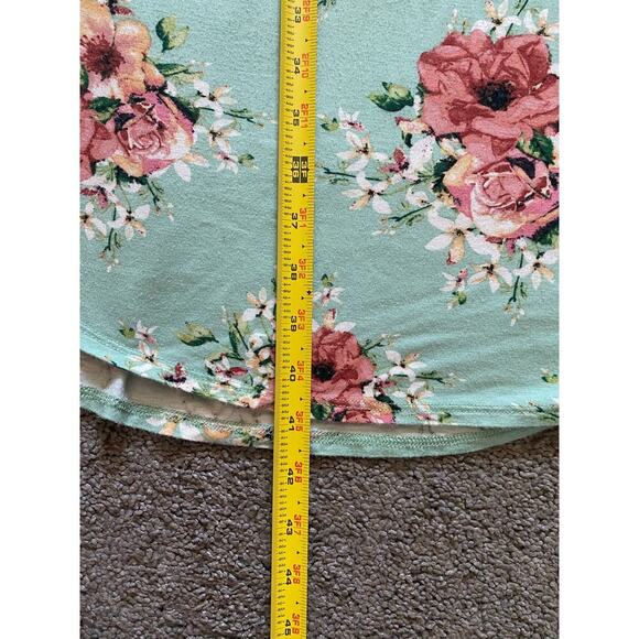 Neesee's Dresses Boutique Floral Midi Dress- medium - Picture 2 of 2